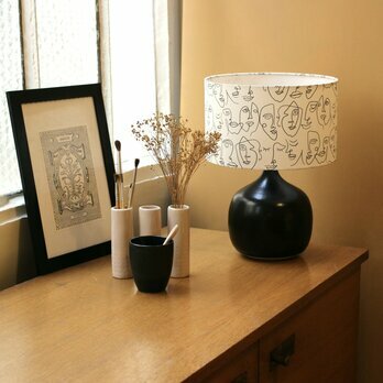 Lampe cramique Terra Black avec abat-jour Human 25