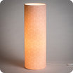 Lampe tube à poser tissu Cubic rose allumée XXL